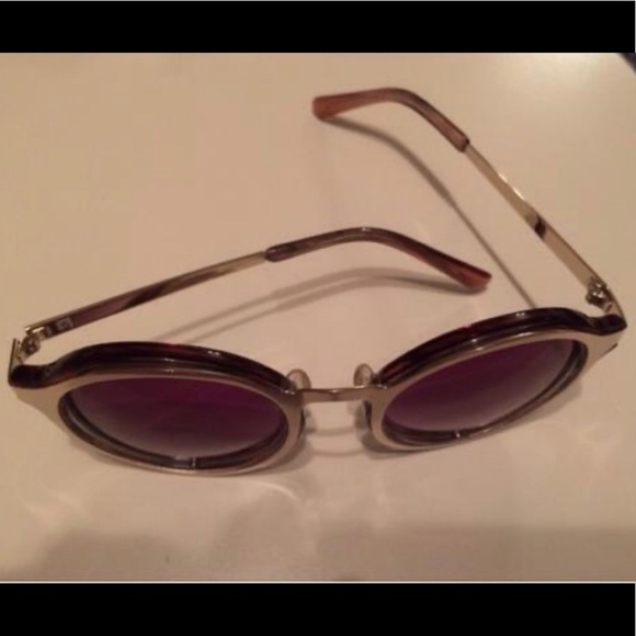 Gold Large Round Metal Frame Sunglasses - Picture 3 of 8
